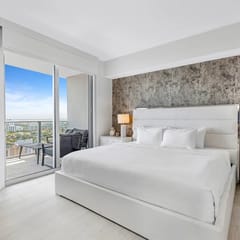Millionaire 180 View Condo | Hyde Beach House