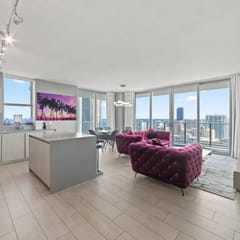 Luxury Corner Apartment | Hyde Beach House