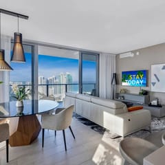 Stylish Apartment with View | Hyde Beach House