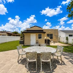 Spacious Casa 𝙗𝙮 𝙎𝙏𝘼𝙔-𝙏𝙊𝘿𝘼𝙔 | Palm Beach