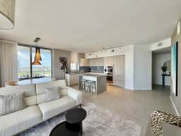 Luxury Beachside Condo 𝙗𝙮 𝙎𝙏𝘼𝙔-𝙏𝙊𝘿𝘼𝙔 | Hyde Beach House