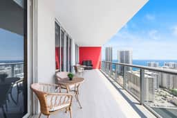 Waterfront Luxury 𝙗𝙮 𝙎𝙏𝘼𝙔-𝙏𝙊𝘿𝘼𝙔 | Beachwalk Penthouse