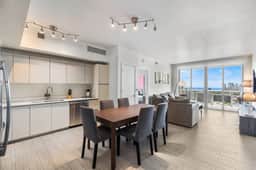 Waterfront Luxury 𝙗𝙮 𝙎𝙏𝘼𝙔-𝙏𝙊𝘿𝘼𝙔 | Beachwalk Penthouse