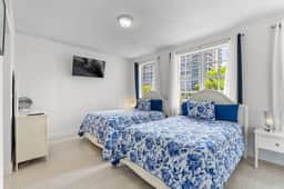 Bayside Townhome with Private Beach Access