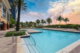 Bayside Townhome with Private Beach Access
