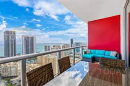 Sunset Bliss by the Ocean: Your Ultimate Getaway 𝙗𝙮 𝙎𝙏𝘼𝙔-𝙏𝙊𝘿𝘼𝙔 | Beachwalk Penthouse