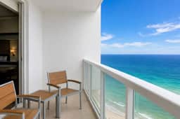 Golden Horizon | Luxury Beach Studio - Image 2