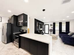 ★★★★★ Casa Celeste - Chic and Serene Miami Villa - Image 3