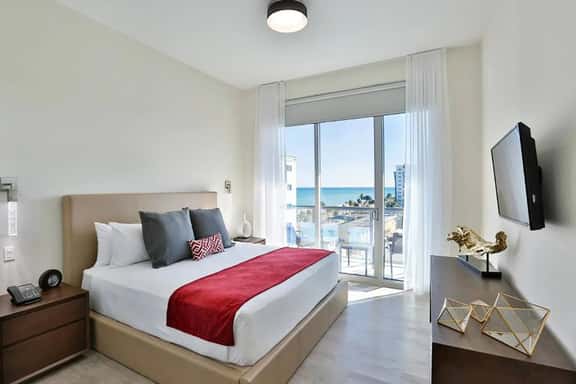Luxury Resort with Ocean View 𝙗𝙮 𝙎𝙏𝘼𝙔-𝙏𝙊𝘿𝘼𝙔 | Hollywood - Image 1