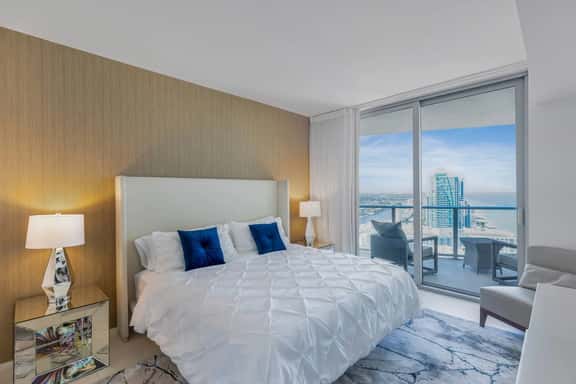 A blend of comfort and elegance, this room invites you to wake up to sweeping views and unwind with the balcony just steps away.