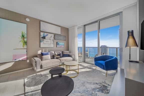 ✨Welcome to Hyde Beach House Miami! Enjoy ocean views, modern comforts, and luxury amenities at your fingertips. Perfect for families, couples, or friends seeking an unforgettable stay.