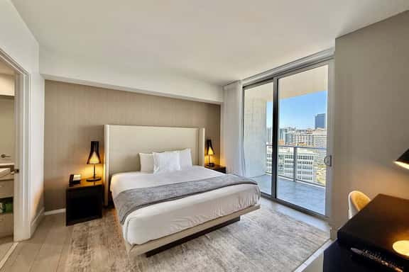 Luxury Beachside Condo | Hyde Beach House - Image 1