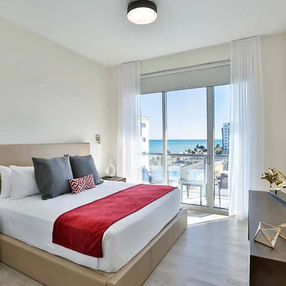 Luxury Resort with Ocean View 𝙗𝙮 𝙎𝙏𝘼𝙔-𝙏𝙊𝘿𝘼𝙔 | Hollywood - Image 1