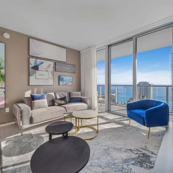 ✨Welcome to Hyde Beach House Miami! Enjoy ocean views, modern comforts, and luxury amenities at your fingertips. Perfect for families, couples, or friends seeking an unforgettable stay.