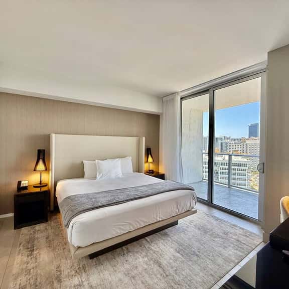 Luxury Beachside Condo | Hyde Beach House - Image 1