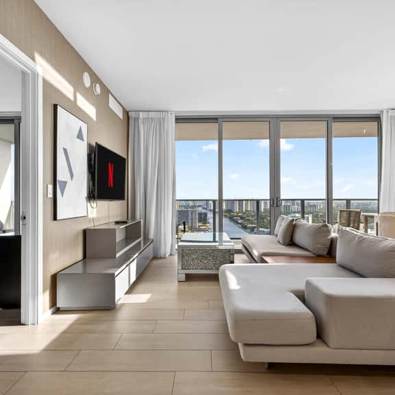 Waterfront Luxury Resort | Hyde Beach House - Image 1