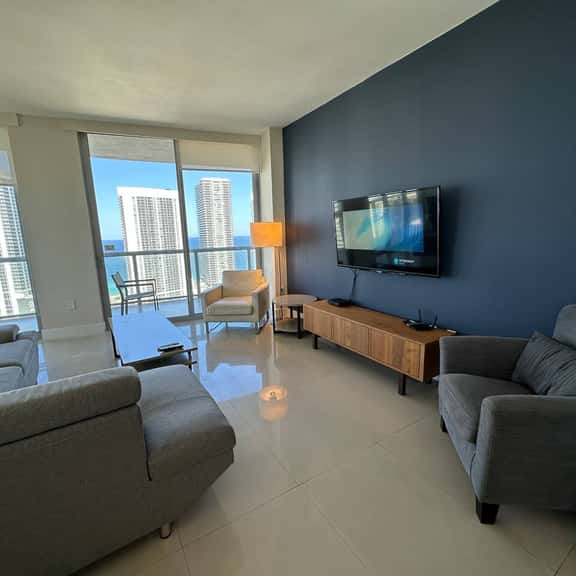 The Skyline Suite | Coastal Panorama Views - Image 1