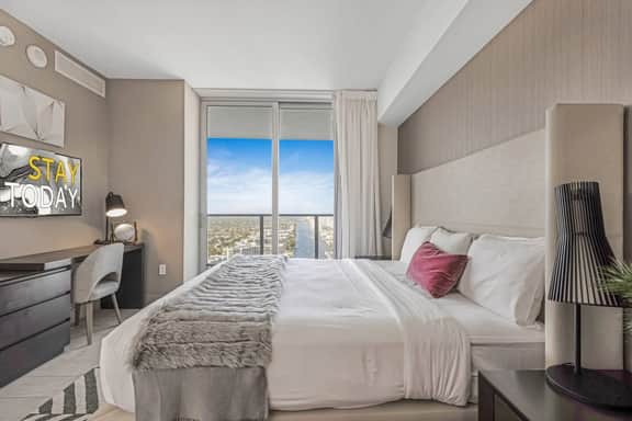 Stylish Apartment with View 𝙗𝙮 𝙎𝙏𝘼𝙔-𝙏𝙊𝘿𝘼𝙔 | Hyde Beach House