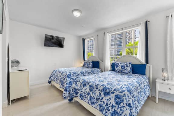 Bayside Townhome with Private Beach Access
