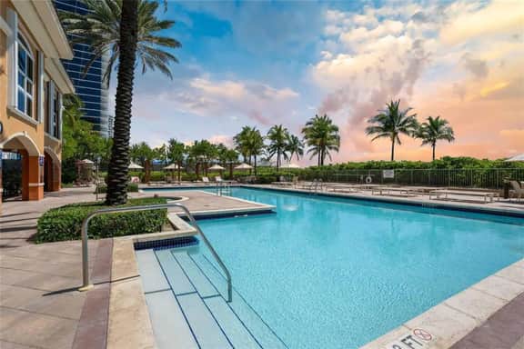 Bayside Townhome with Private Beach Access