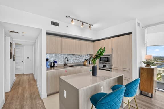 Spacious Coastal Retreat 𝙗𝙮 𝙎𝙏𝘼𝙔 𝙏𝙊𝘿𝘼𝙔 | Lyfe Resort - Image 3