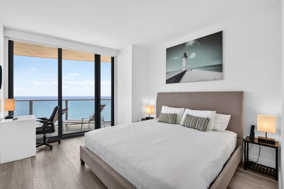Spacious Coastal Retreat 𝙗𝙮 𝙎𝙏𝘼𝙔 𝙏𝙊𝘿𝘼𝙔 | Lyfe Resort - Image 2