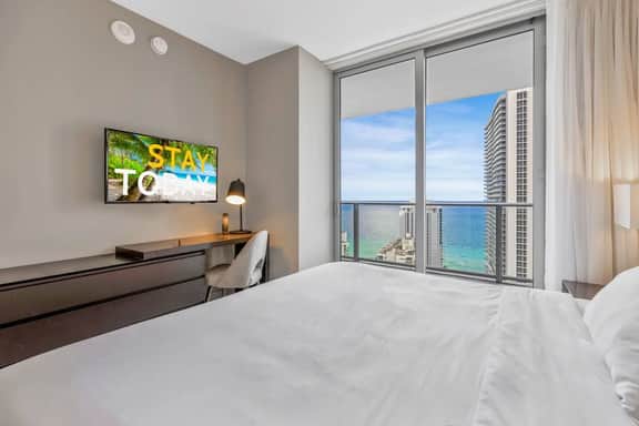 ★★★★★2BD/2BA DIRECT OCEAN VIEW. 1 MIN FROM BEACH. - Image 2