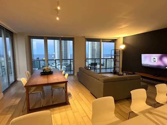 3BR Sky Suite | Ocean Views, Balcony & Pools - Image 2