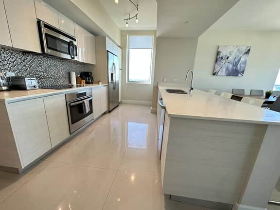 The Skyline Suite | Coastal Panorama Views - Image 5