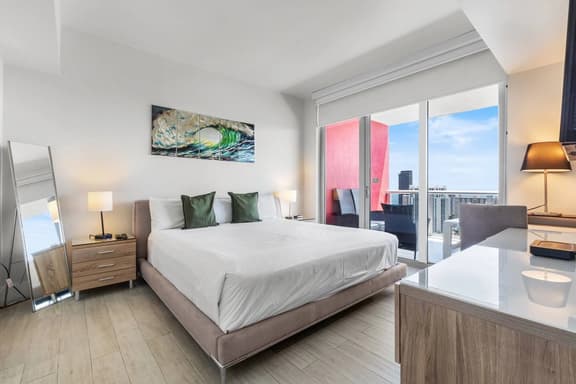 Waterfront Luxury 𝙗𝙮 𝙎𝙏𝘼𝙔-𝙏𝙊𝘿𝘼𝙔 | Beachwalk Penthouse